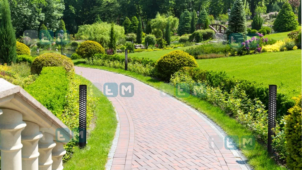 Парковые столбики.jpg Парковые столбики.jpg